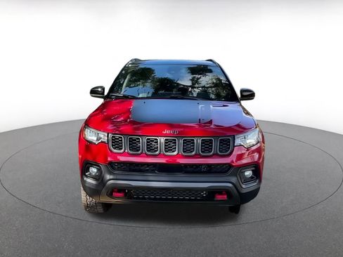Used 2025 Jeep Compass Trailhawk image 9