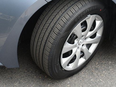 Used 2025 Toyota Corolla LE FWD image 11