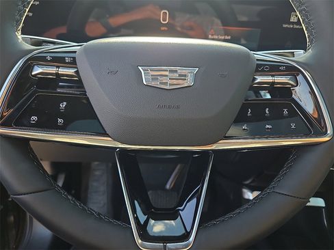 New 2025 Cadillac Lyriq Luxury image 30