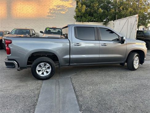Used 2021 Chevrolet Silverado 1500 LT image 3