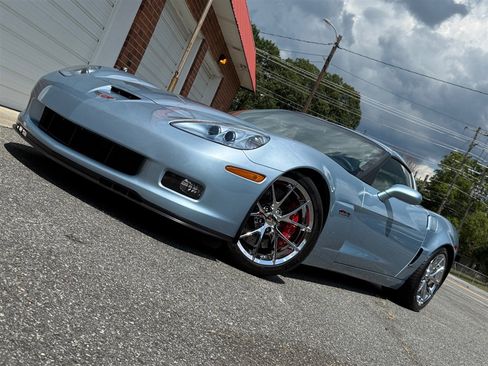 Used 2012 Chevrolet Corvette Z06 w/ 2LZ Preferred Equipment Group image 5