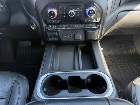 Used 2022 GMC Sierra 3500 Denali AWD/4WD image 15
