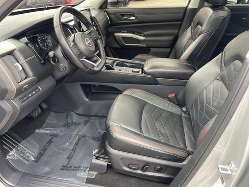 Certified 2023 Nissan Pathfinder Platinum w/ Black Appearance Package image 14