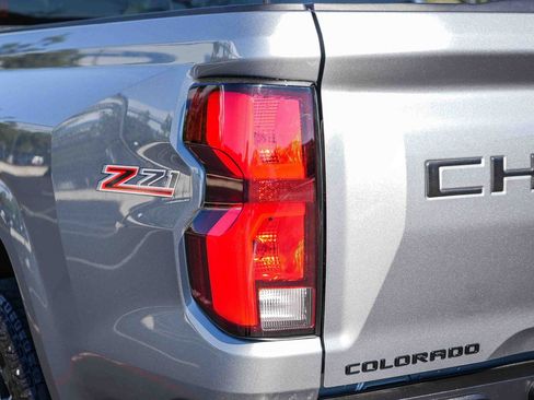Used 2024 Chevrolet Colorado Z71 w/ Z71 Convenience Package 2 AWD/4WD image 11