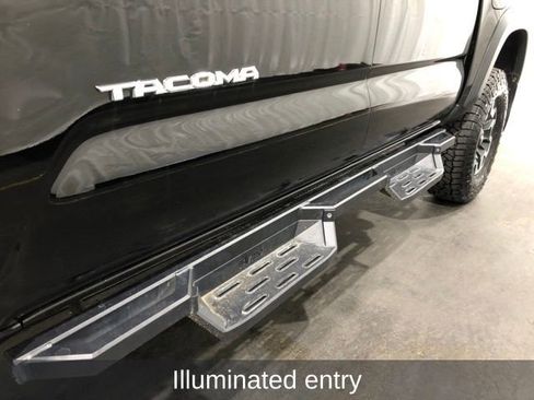 Used 2017 Toyota Tacoma TRD Off-Road image 28