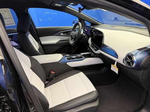 New 2026 Chevrolet Equinox EV LT FWD image 23