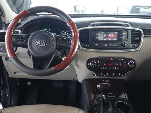 Used 2016 Kia Sorento EX image 17