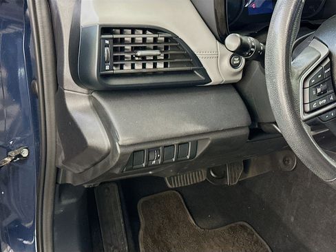 Used 2024 Subaru Outback Premium image 17