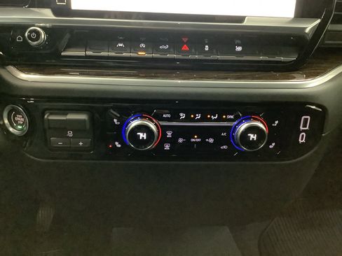 New 2026 GMC Sierra 1500 SLE image 23