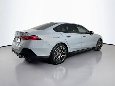 New 2026 BMW i5 eDrive40 w/ M Sport Package RWD image 10