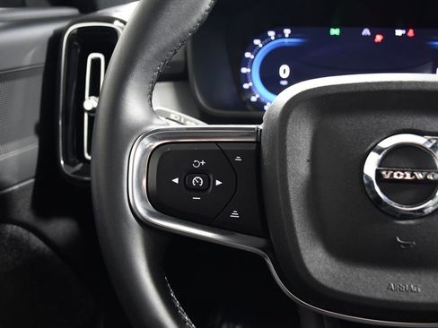 Used 2025 Volvo XC40 B5 Core AWD/4WD image 28