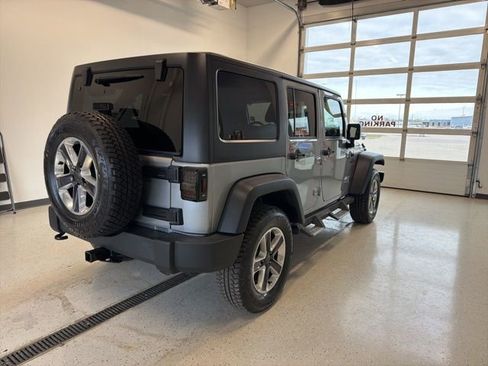 Used 2017 Jeep Wrangler Unlimited Rubicon w/ Connectivity Group AWD/4WD image 6