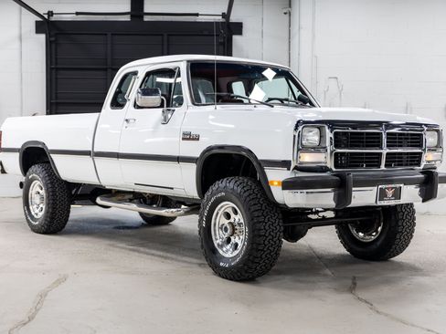 Used 1992 Dodge D/W Truck 250 AWD/4WD image 6