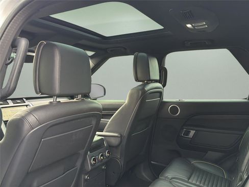 Used 2019 Land Rover Discovery HSE Luxury image 34