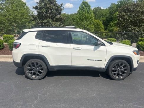 Used 2021 Jeep Compass Latitude w/ Sun and Sound Group AWD/4WD image 1