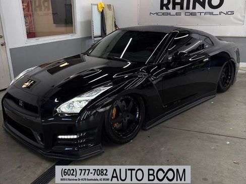 Used 2016 Nissan GT-R Premium AWD/4WD image 1