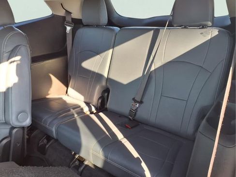 Used 2019 Buick Enclave Essence FWD image 22