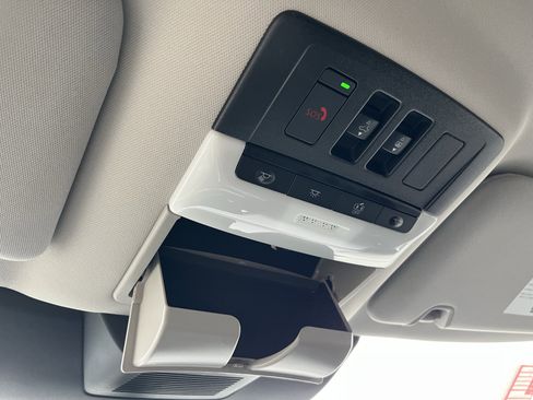 New 2025 Nissan Pathfinder SV w/ SV Premium Package image 35