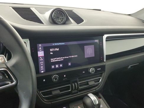 Used 2023 Porsche Macan image 21