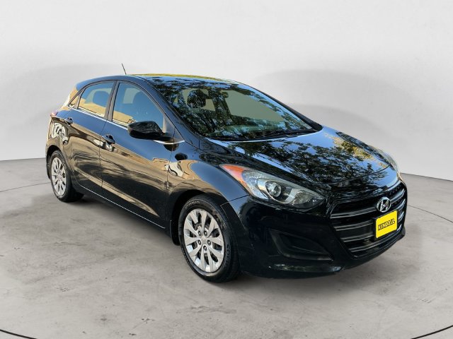 Used 2016 Hyundai Elantra GT FWD image 3