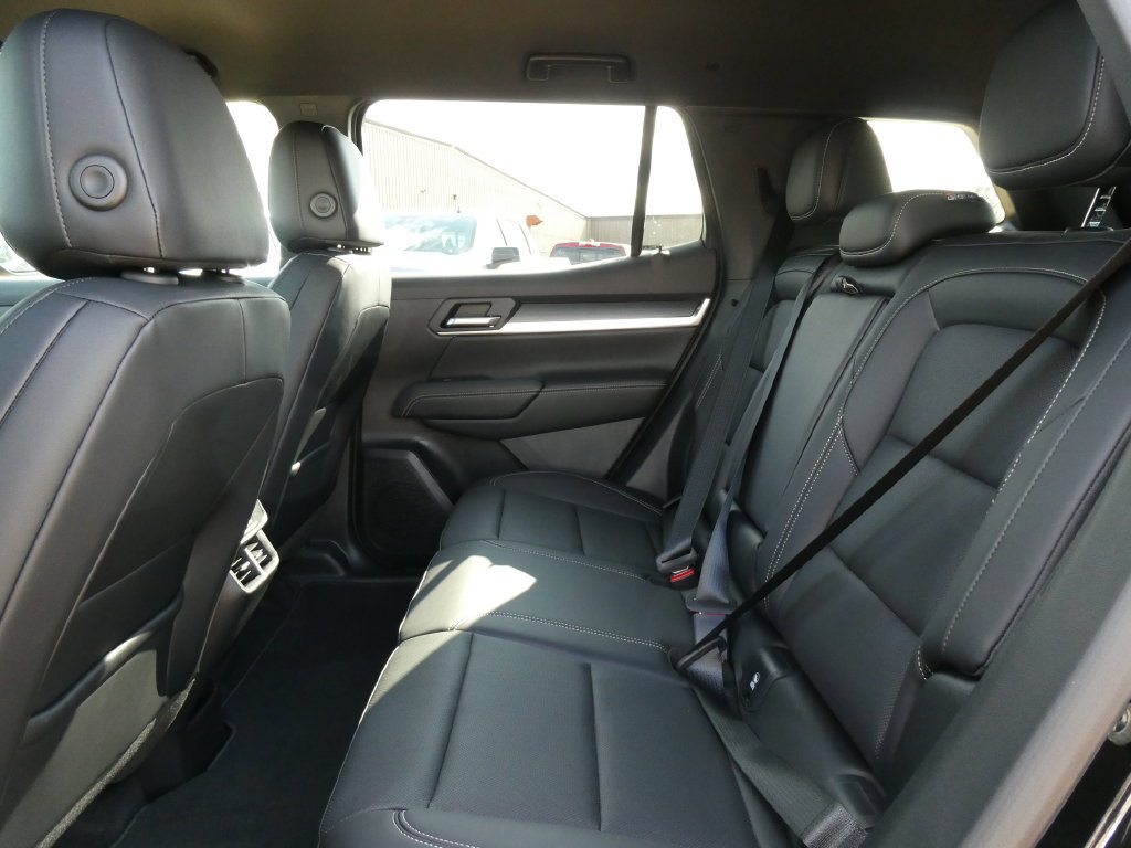 New 2027 GMC Terrain Elevation w/ Elevation Premium Package AWD/4WD image 13