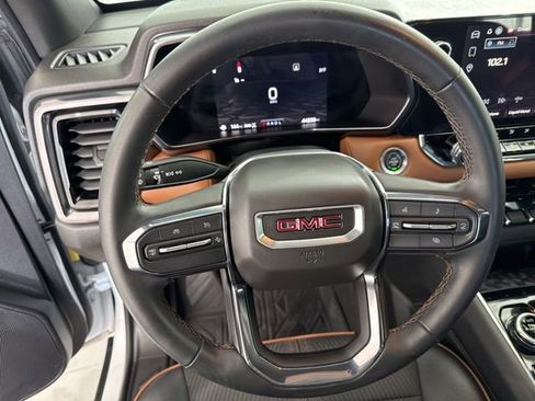 Used 2023 GMC Canyon AT4 image 25