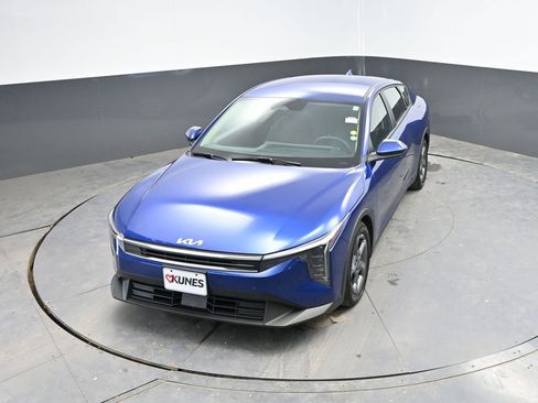 Used 2025 Kia K4 LXS image 25