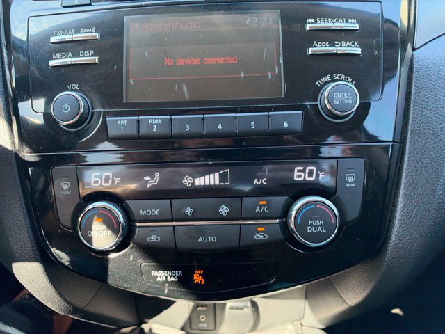 Used 2016 Nissan Rogue SV AWD/4WD image 10