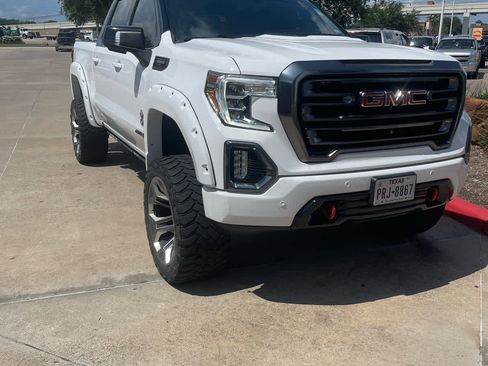 Used 2021 GMC Sierra 1500 AT4 w/ AT4 Premium Package AWD/4WD image 3