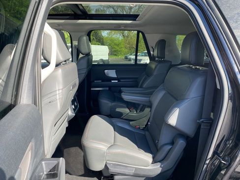 Used 2025 Ford Expedition Max Active AWD/4WD image 7