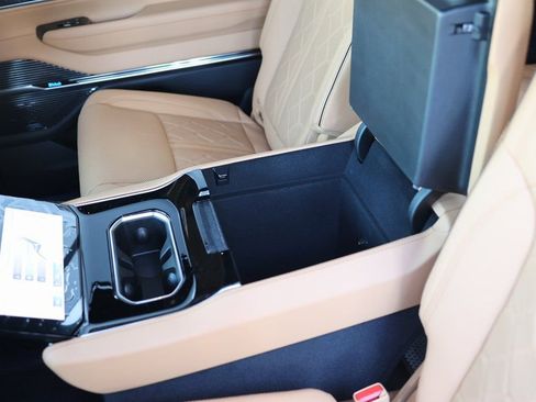 Used 2023 Jeep Grand Wagoneer Series III image 52