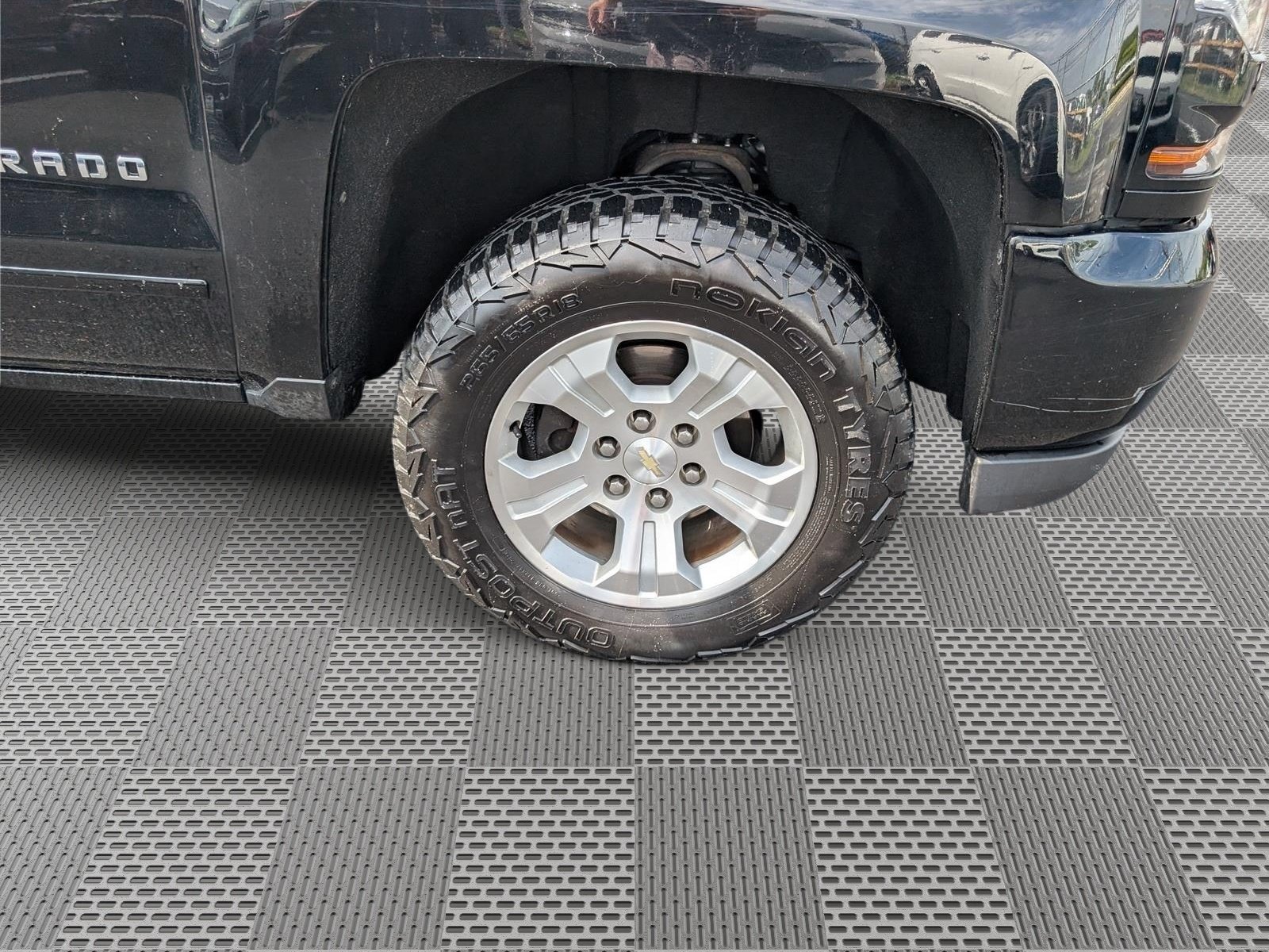 Used 2017 Chevrolet Silverado 1500 LT w/ All Star Edition AWD/4WD image 9