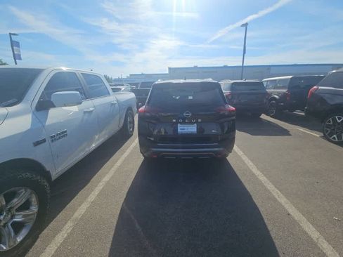 Used 2023 Nissan Rogue SL FWD image 7