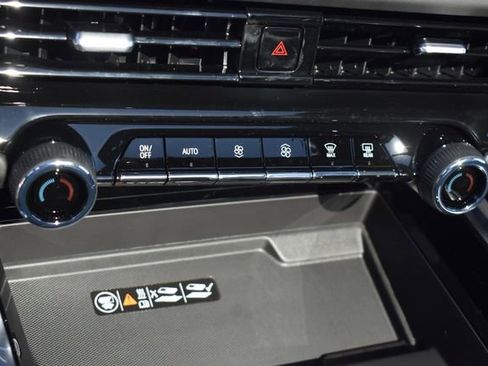 New 2026 Chevrolet Suburban High Country image 38