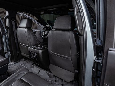 Used 2023 Chevrolet Suburban Z71 w/ Luxury Package image 33