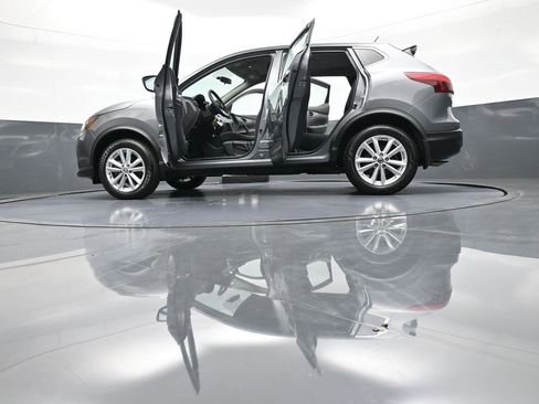 Used 2019 Nissan Rogue Sport S w/ Appearance Package FWD image 47