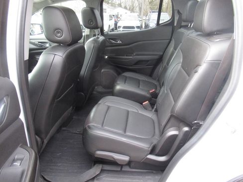 Used 2022 GMC Acadia SLT w/ Elevation Edition image 18