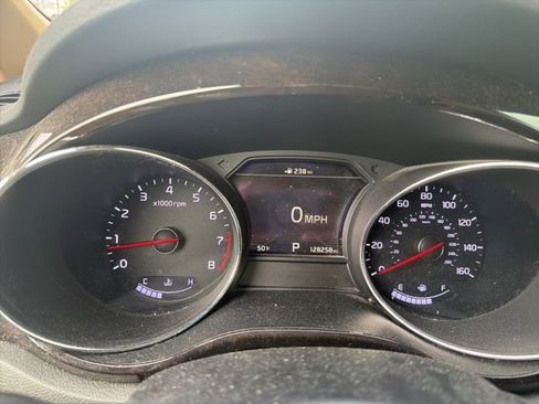 Used 2019 Kia Sedona SX FWD image 22