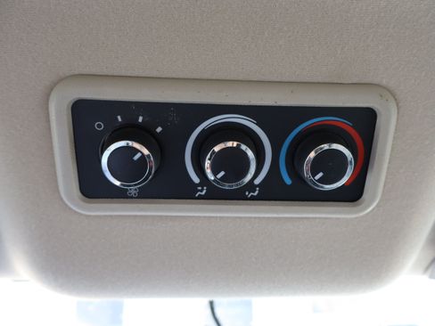 Used 2025 Chevrolet Express 3500 LS RWD image 24