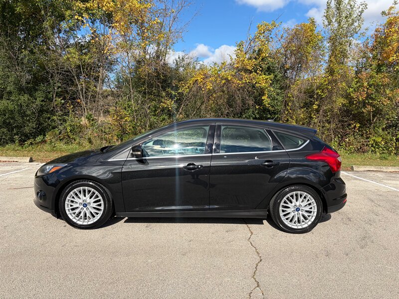 Used 2014 Ford Focus Titanium FWD image 2