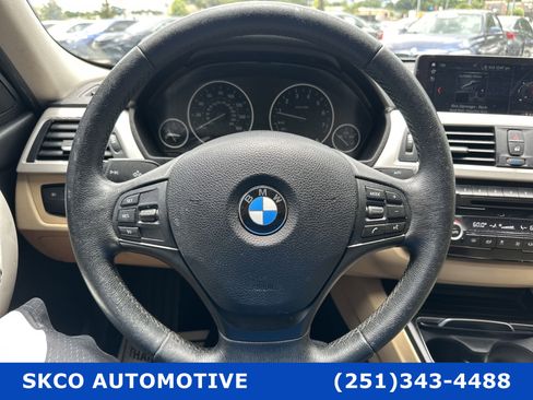 Used 2018 BMW 320i Sedan w/ Premium Package image 29