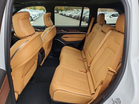 Used 2022 Jeep Grand Cherokee Summit w/ Adv Protech Group IV image 10