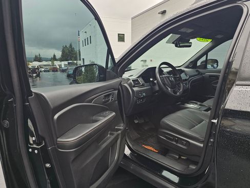 Used 2023 Honda Passport TrailSport image 24