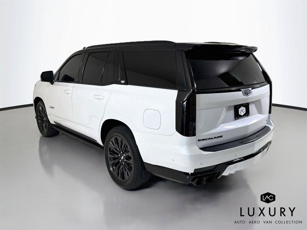 Used 2023 Cadillac Escalade V w/ LPO, ONYX Package AWD/4WD image 7