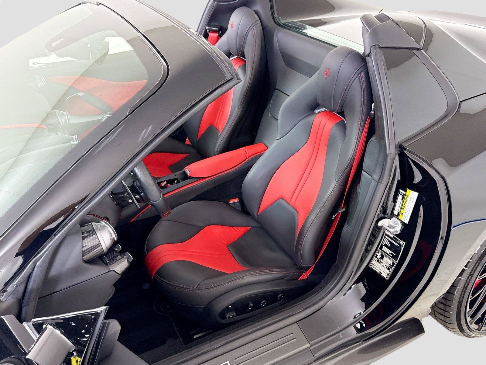 Used 2021 Ferrari 812 GTS RWD image 13