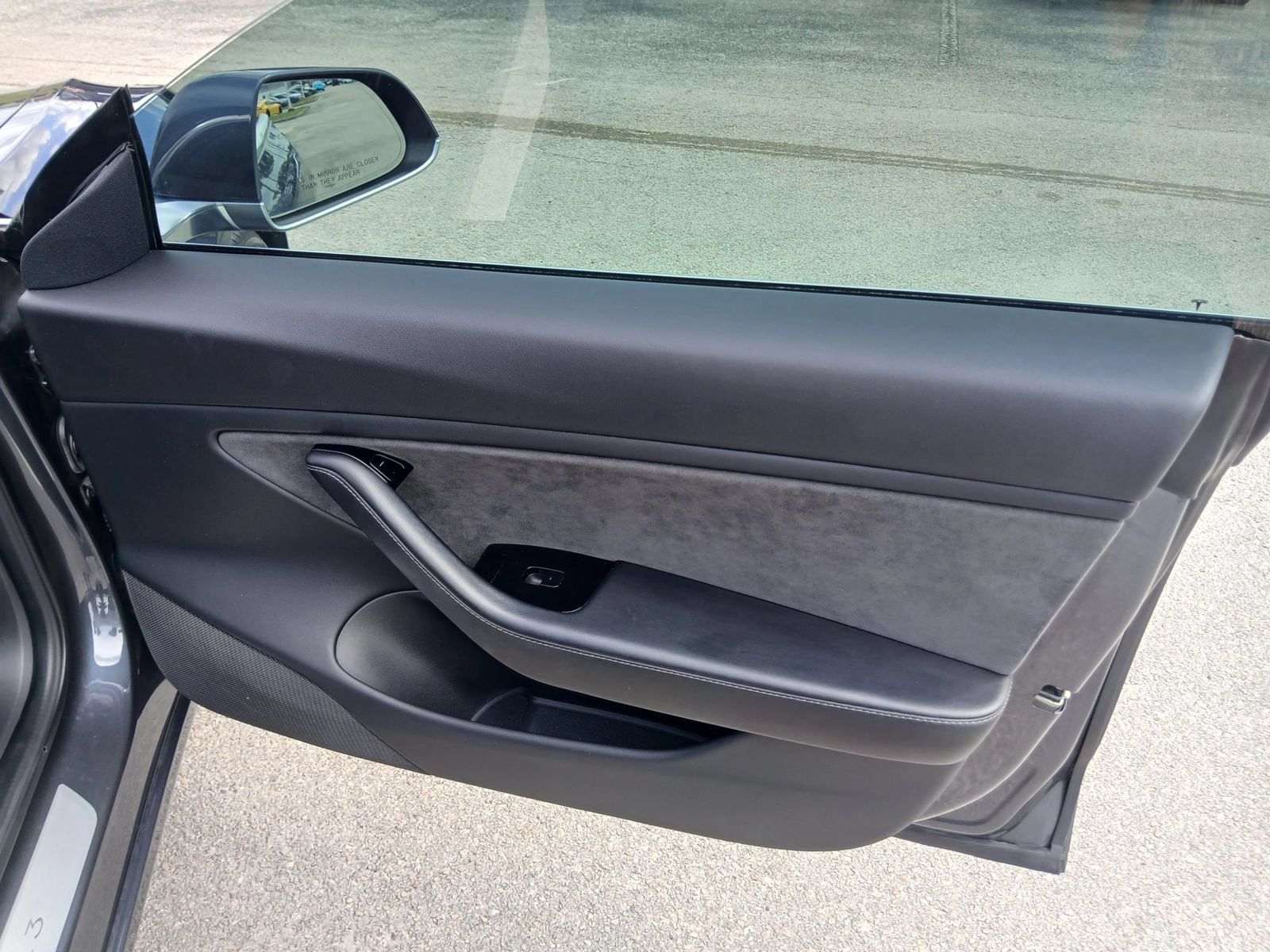 Used 2018 Tesla Model 3 Long Range RWD image 16
