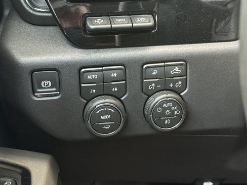 Used 2026 Chevrolet Silverado 1500 ZR2 AWD/4WD image 39