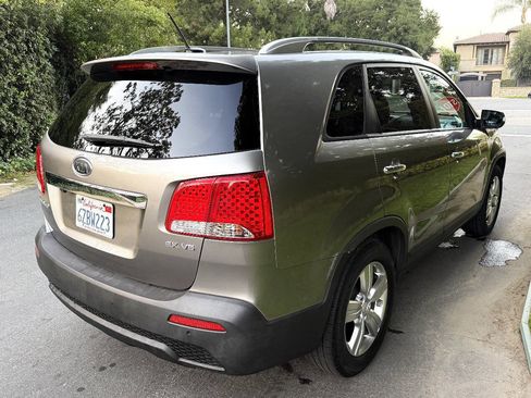 Used 2013 Kia Sorento EX w/ EX V6 Premium Pkg image 7