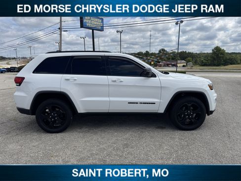 Used 2019 Jeep Grand Cherokee Laredo AWD/4WD image 7