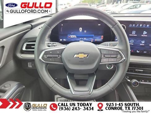 Used 2024 Chevrolet Traverse LT FWD image 12